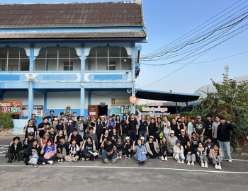 เติมสี เติมใจ ด้วยพลังจิตอาสา คณะเทคโนโลยีอุตสาหกรรม มรภ.หมู่บ้านจอมบึง 