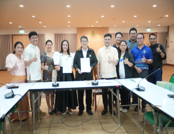 มหาวิทยาลัยราชภัฏหมู่บ้านจอมบึงต้อนรับคณะจากมหาวิทยาลัยเซาเทิร์นมินดาเนา ฟิลิปปินส์ แลกเปลี่ยนเรียนรู้ด้านการเรียนการสอนและวัฒนธรรมไทย