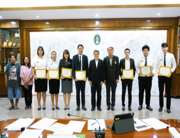 อธิการบดี มรภ.หมู่บ้านจอมบึง เป็นประธานประชุม กบ. ครั้งที่ 5/2569 พร้อมมอบประกาศนียบัตรเชิดชูนักศึกษา–อาจารย์ สาขาคณิตศาสตร์ สร้างชื่อเสียงระดับชาติ