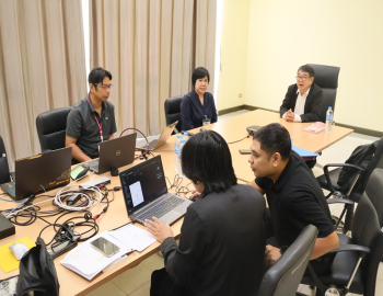 อธิการบดี มรภ.หมู่บ้านจอมบึง ลงพื้นที่ตรวจเยี่ยมสนามสอบสมรรถนะวิชาชีพครู ครั้งที่ 1 ระบบอิเล็กทรอนิกส์ ประจำปี พ.ศ. 2569
