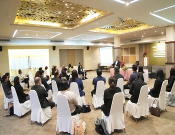อธิการบดี มรภ.หมู่บ้านจอมบึง ถ่ายทอดประสบการณ์บริหารองค์กร ในกิจกรรมโรงเรียนผู้บริหาร วันที่สอง