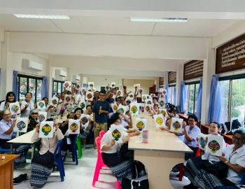 สถาบันวิจัยและพัฒนา มรภ.หมู่บ้านจอมบึง จัดกิจกรรมวิชาศิลปะประดิษฐ์ โรงเรียนสร้างสุขผู้สูงอายุเทศบาลตำบลโพหัก ส่งเสริมการเรียนรู้และคุณภาพชีวิตผู้สูงวัย