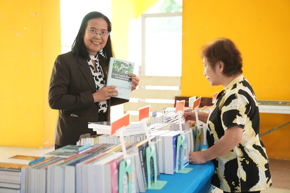 บรรยากาศมอบรางวัล 4