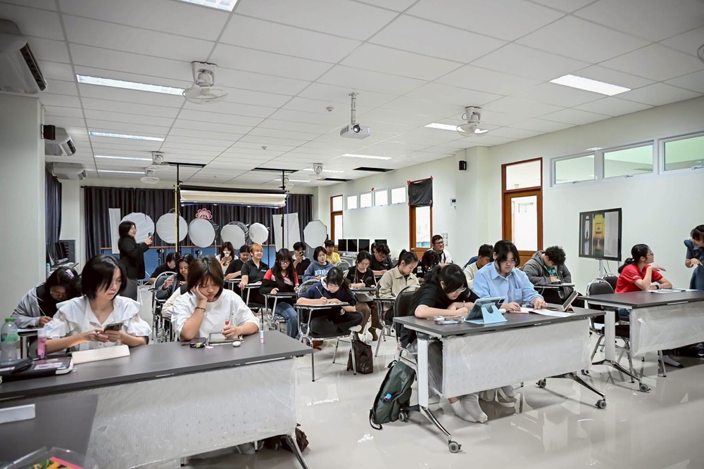 บรรยากาศการ 4