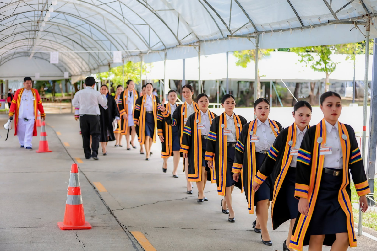 บรรยากาศการ 8