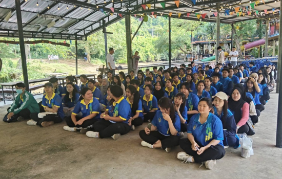 คณะครุศาสตร์ มหาวิทยาลัยราชภัฏหมู่บ้านจอมบึง จัดโครงการพัฒนาทักษะทางภาษาเพื่อส่งเสริมความเป็นครูมืออาชีพ : ค่ายทักษะทางภาษา