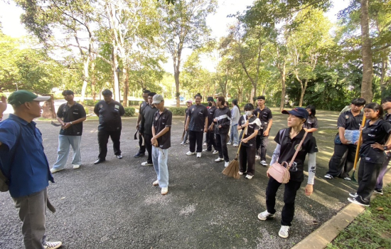 สาขาวิชาการจัดการธุรกิจดิจิทัล คณะวิทยาการจัดการ จัดกิจกรรมจิตอาสา “เก็บกวาดเคลียร์พื้นที่เส้นทางธรรมชาติ และศึกษาการทำแนวกันไฟ–โป่งเทียม”