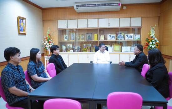 คณะกรรมการสหกรณ์ออมทรัพย์ครูราชบุรีเข้าพบรักษาราชการแทนอธิการบดี มรภ.หมู่บ้านจอมบึง สวัสดีปีใหม่ 2569